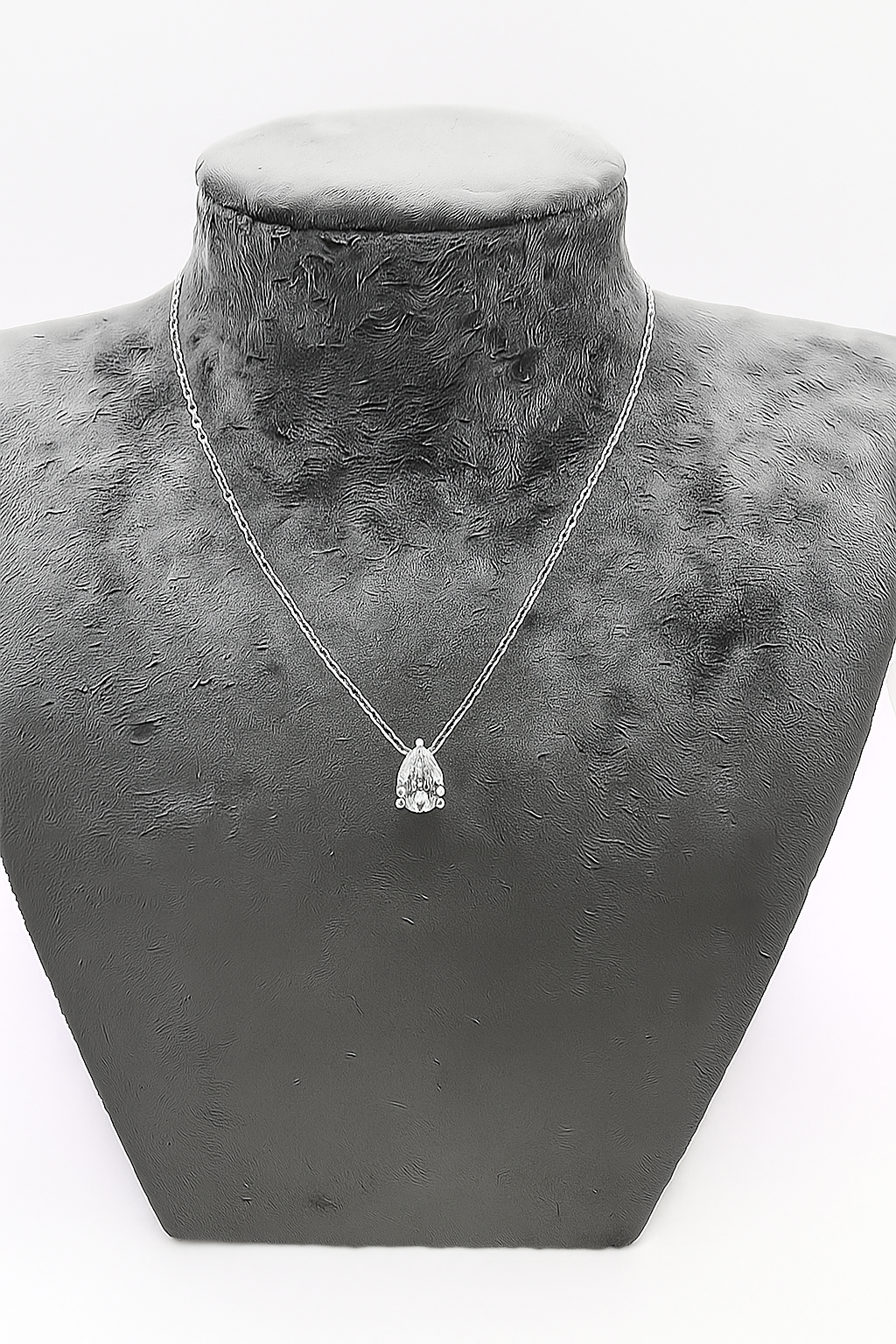 שרשרת טיפה 1 קראט יהלום מעבדה זהב לבן 2,300 שרשרת טיפה 1 קראט יהלום מעבדה זהב לבן 2,300